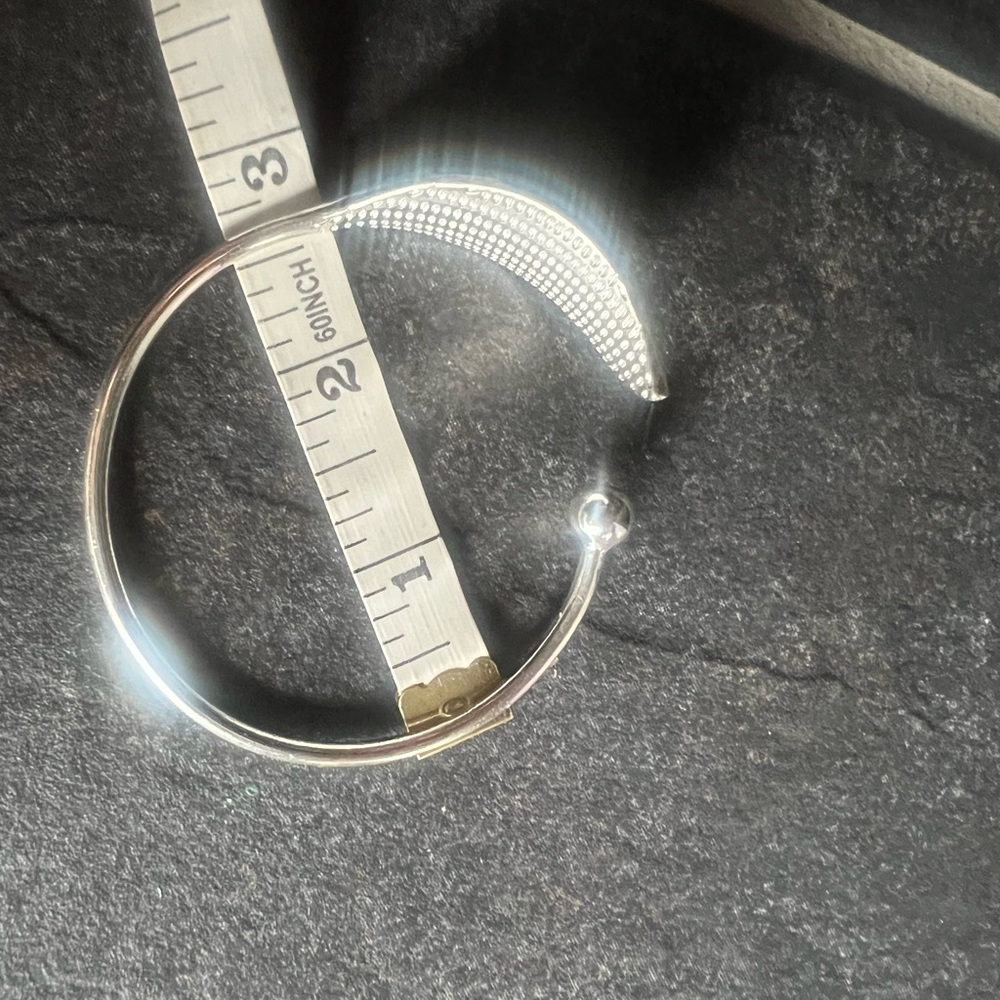 Silver Leaf adjustable bangle - Picture 15 of 16